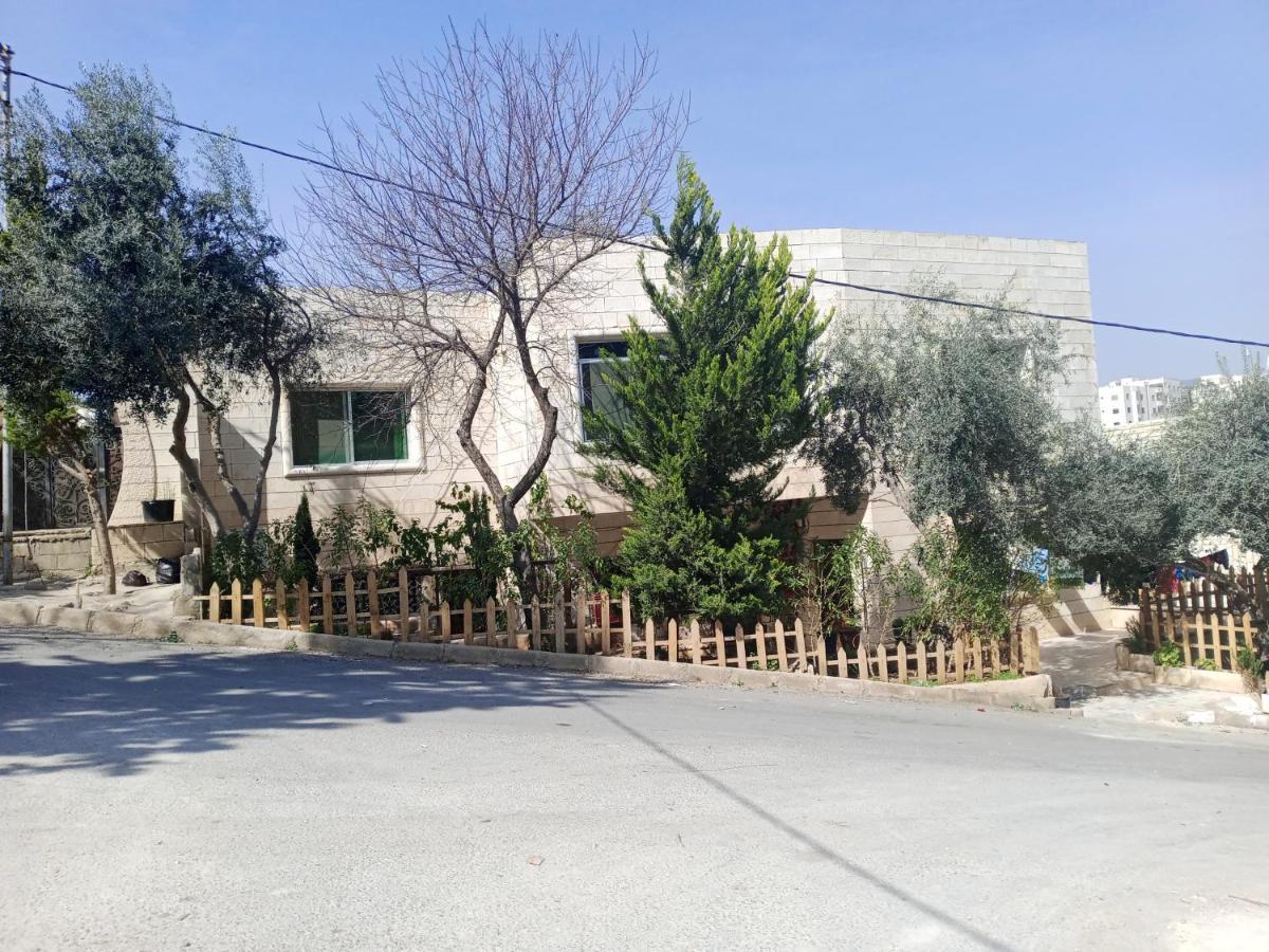 Flower Jarash Exterior photo