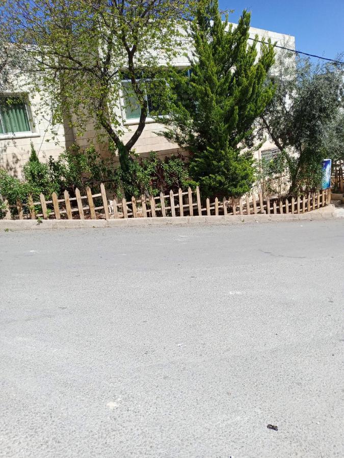 Flower Jarash Exterior photo