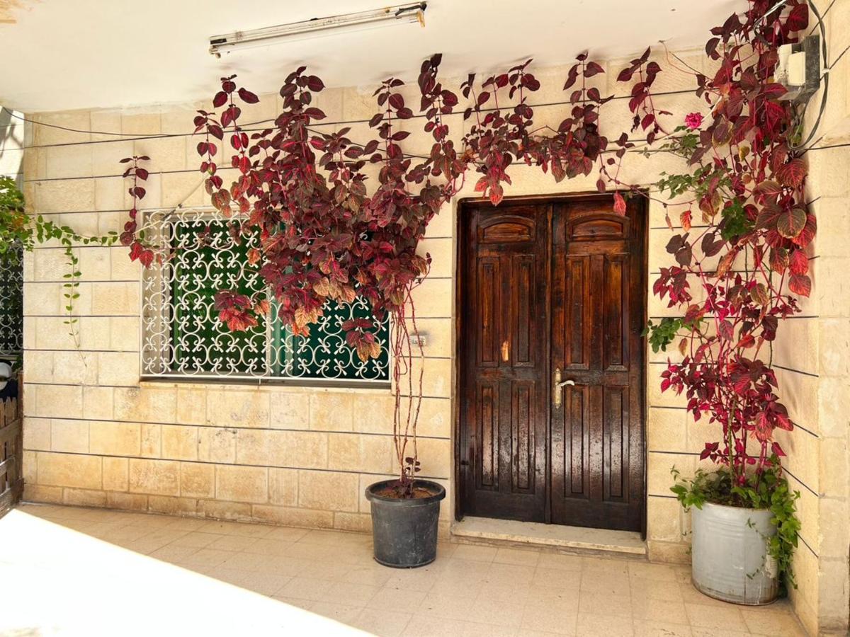 Flower Jarash Exterior photo
