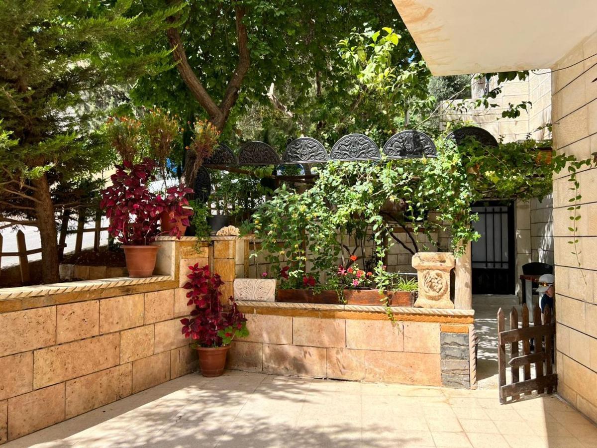 Flower Jarash Exterior photo