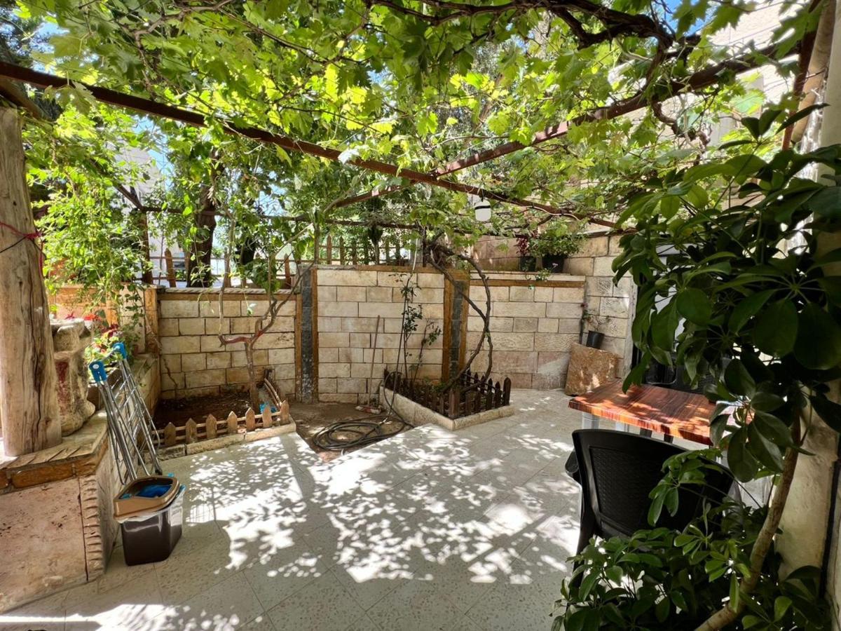 Flower Jarash Exterior photo