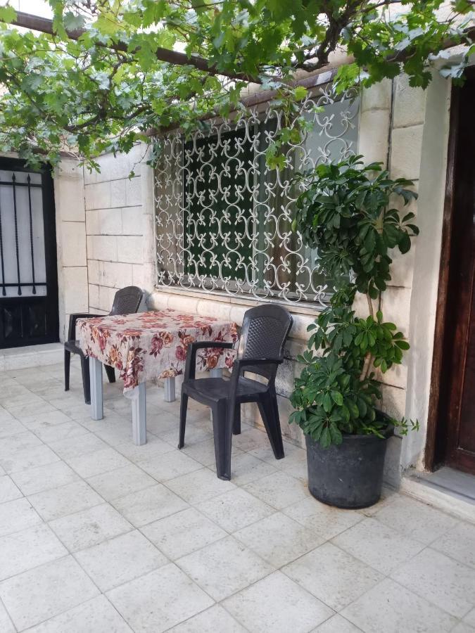 Flower Jarash Exterior photo
